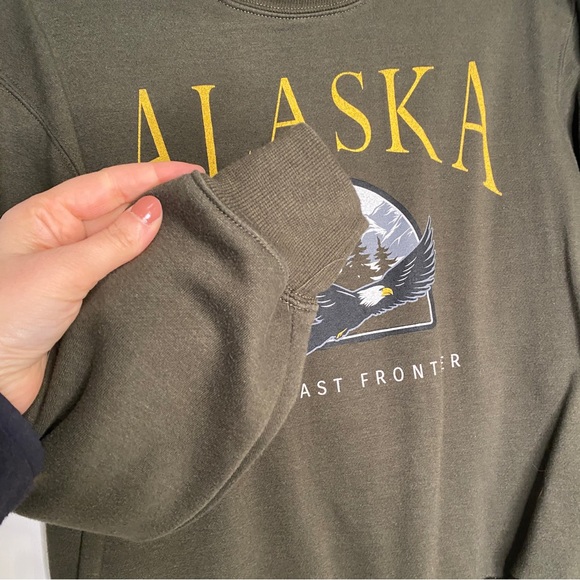 Forever 21 ALASKA The Last Frontier Olive Green Crewneck Sweatshirt - Picture 3 of 7